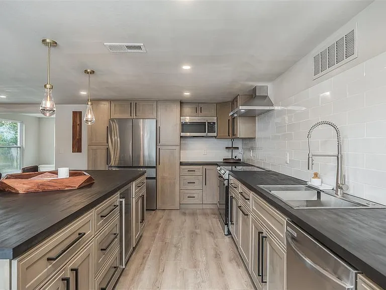 4036 Sunray Dr — Photo 10