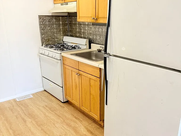 7 W 24th St #1 — Photo 8