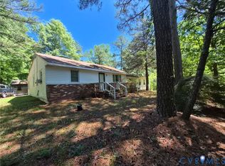 9528 Old Stage Rd, Prince George, VA 23875