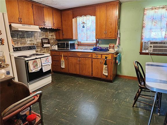 5th image of 608 S Olive St