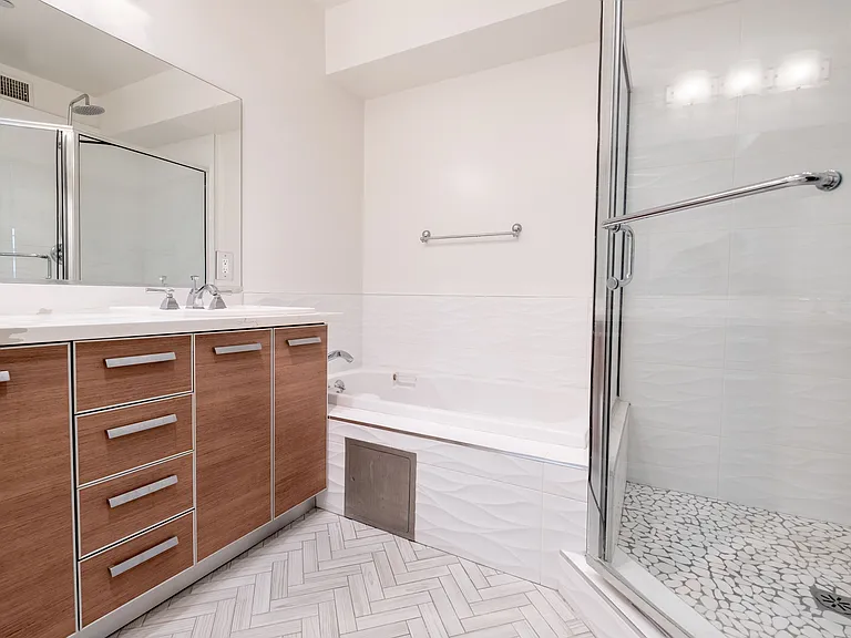 147 S Doheny Dr #303 — Photo 28