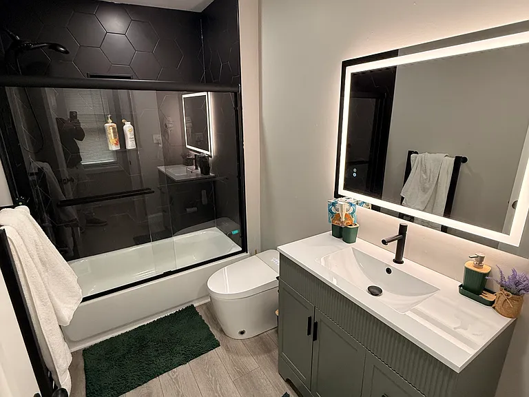 2 Roosevelt Dr #1 — Photo 12