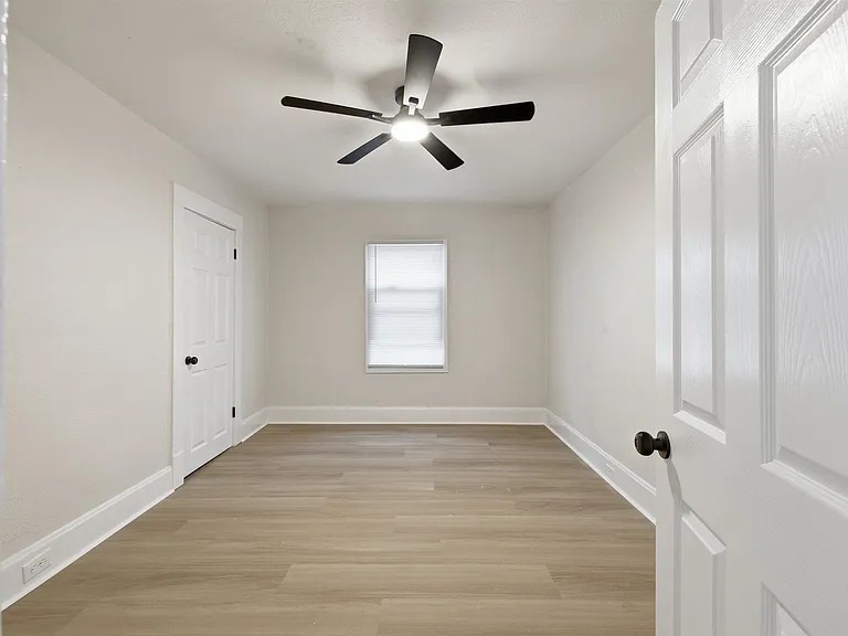 4029 Kingsbury Ave — Photo 21