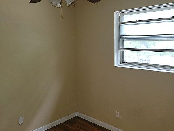 4th image of 3618 Effee St