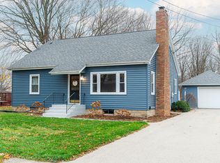 214 S Sycamore St, Franklin Grove, IL 61031