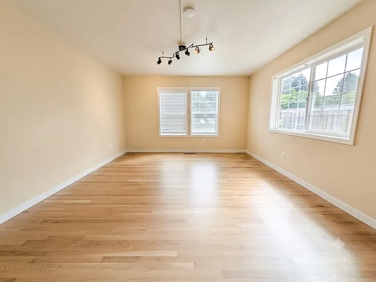17147 Warren Ct — Photo 7