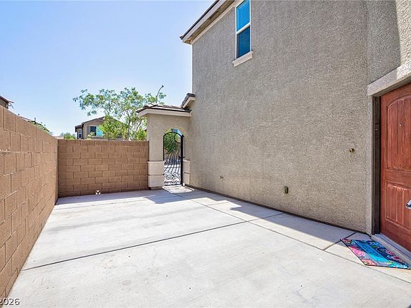 5th image of 1037 Water Cove St