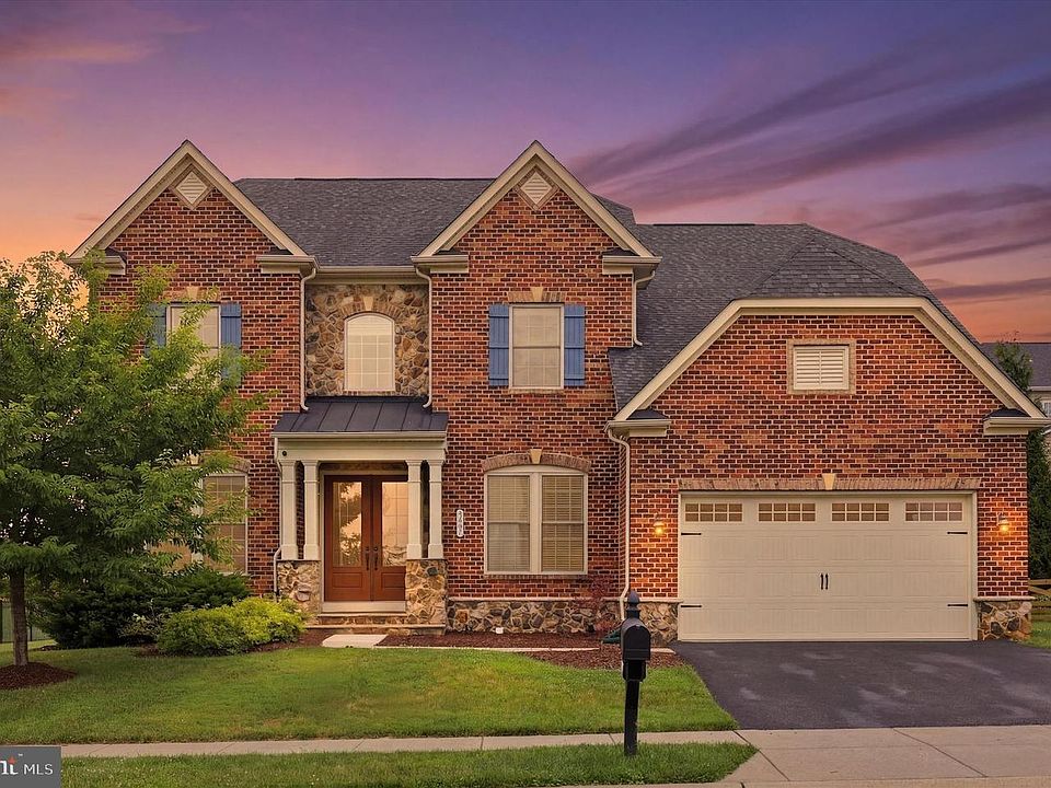1st image of 3425 Winmoor Dr
