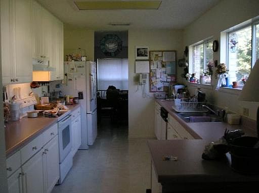 4th image of 10930 HAMLEN PARK DR