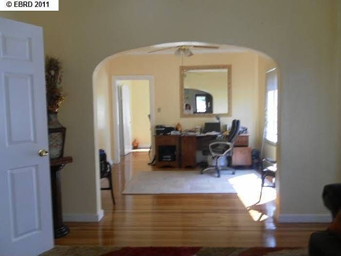 2nd image of 150 S 39th St