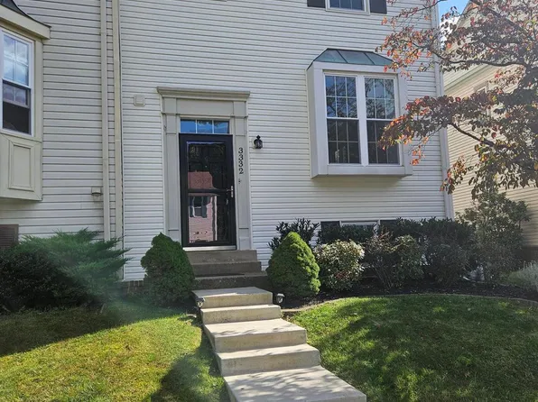 3332 Piney Ridge Ct, Herndon, VA 20171