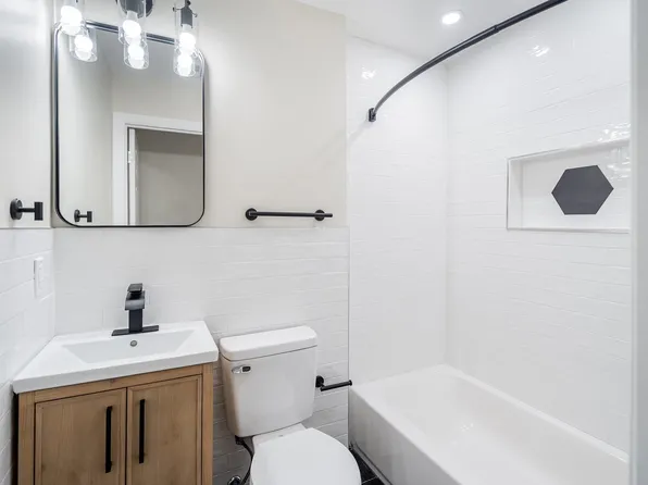 628 Bramhall Avenue image 15 of 39