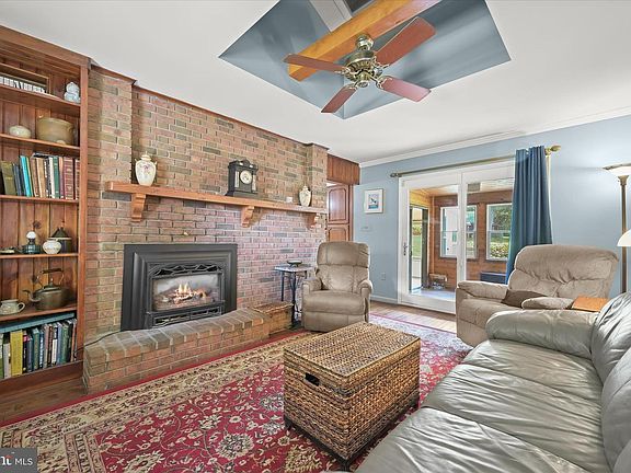 5th image of 2319 Braddock Rd