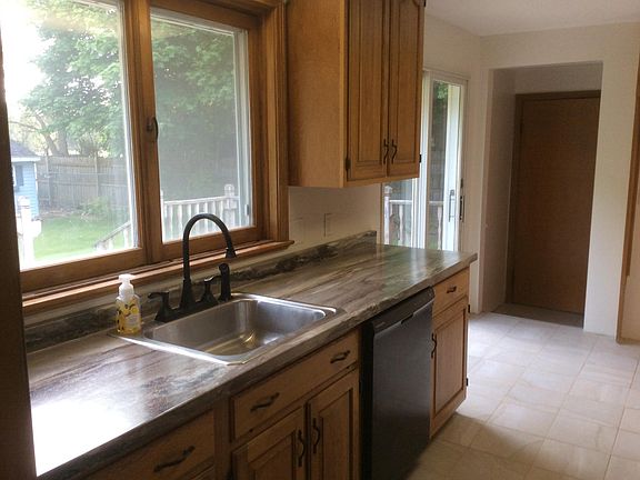 5th image of 4824 Edgewood Dr