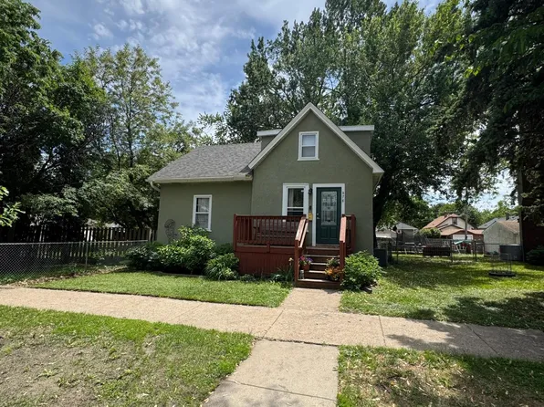 878 Monroe Ct, Saint Paul, MN 55102