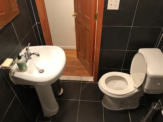 Rented by Yup Realty LLC | media 38