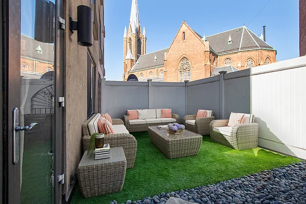 Sold by Compass | media 6