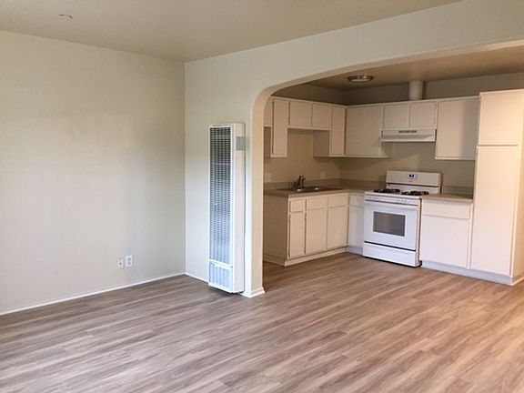 2nd image of 209-211 213 Mission Ave #357-215-35