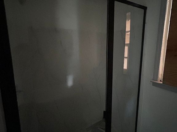 3rd image of 532 Nelson St