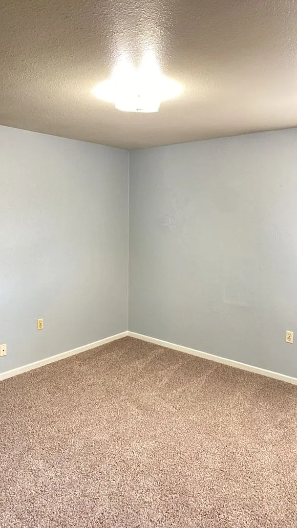 2 bed, 1.0 bath, 754 sqft, $650 — Photo 2