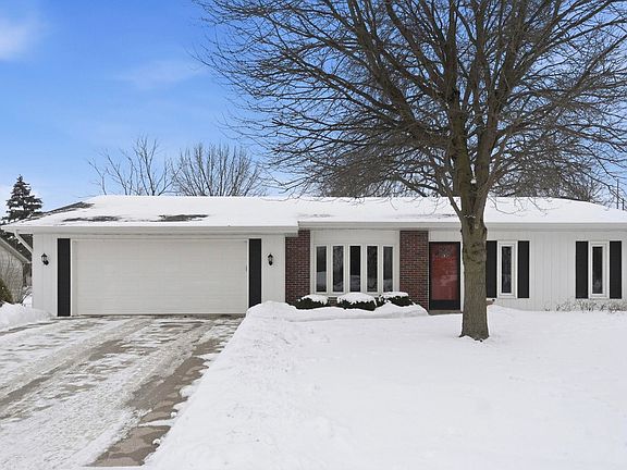 5th image of 107 McIntyre Dr