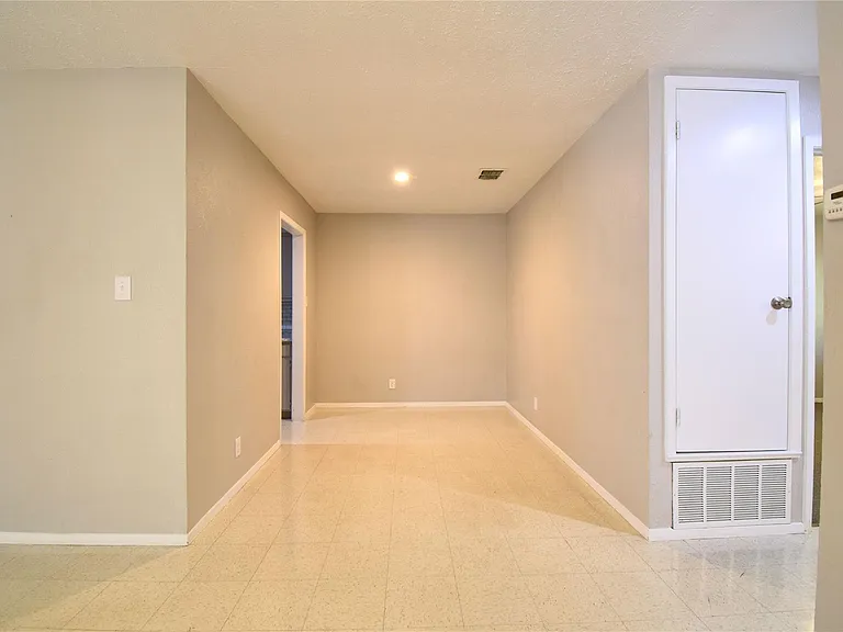 5936 Cherry Loop #B — Photo 7