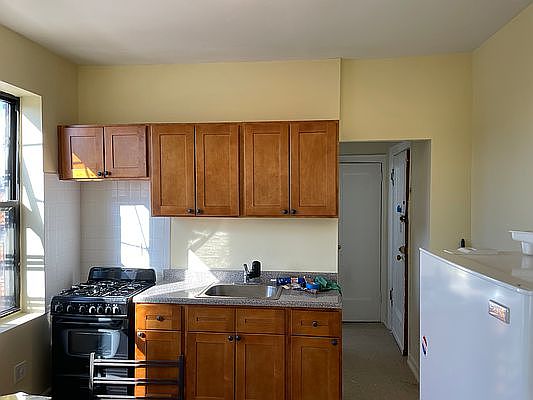 1st image of 32-71 42nd St #5C