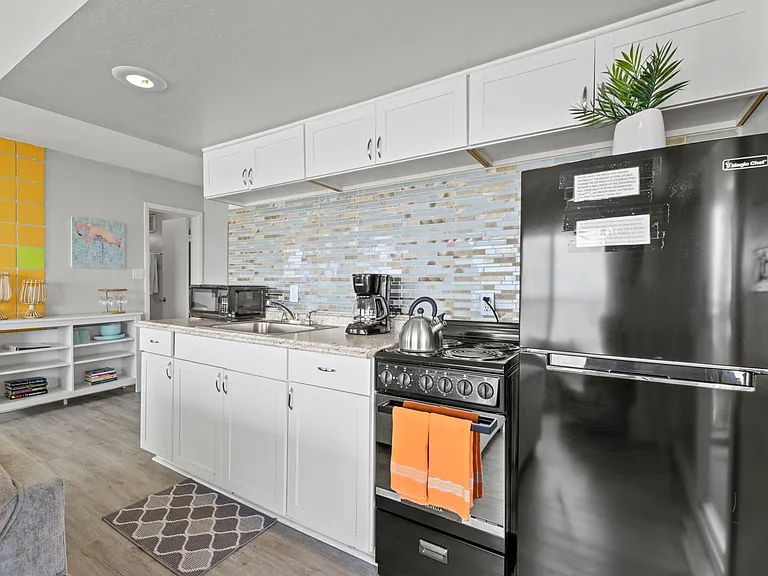 3810 Riviera Dr #1 — Photo 3