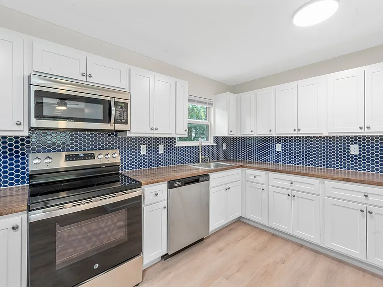 1417 Plaza Pl — Photo 7