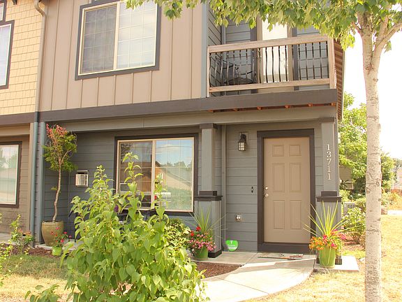 4th image of 13711 NE 64th Cir