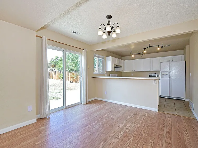 4912 Ardley Dr — Photo 6