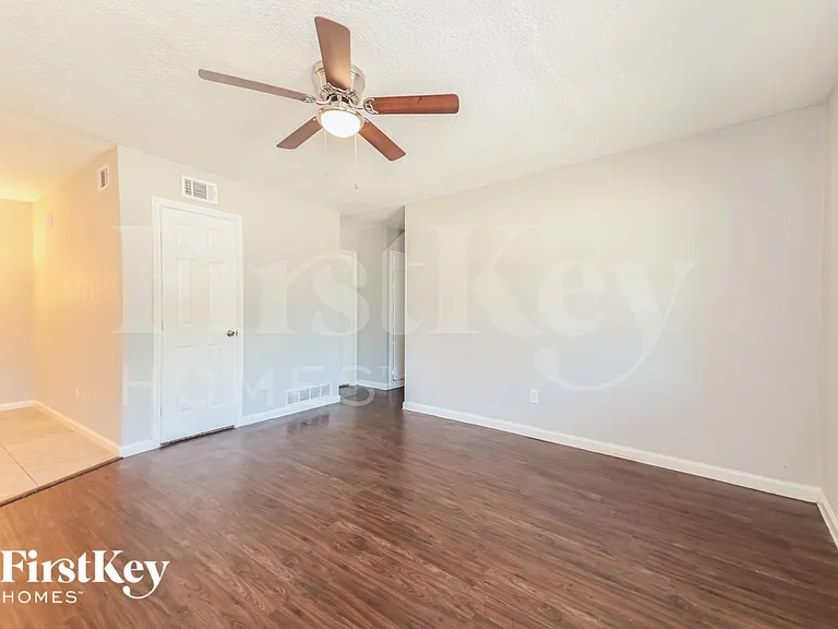 1600 Judy Dr — Photo 3