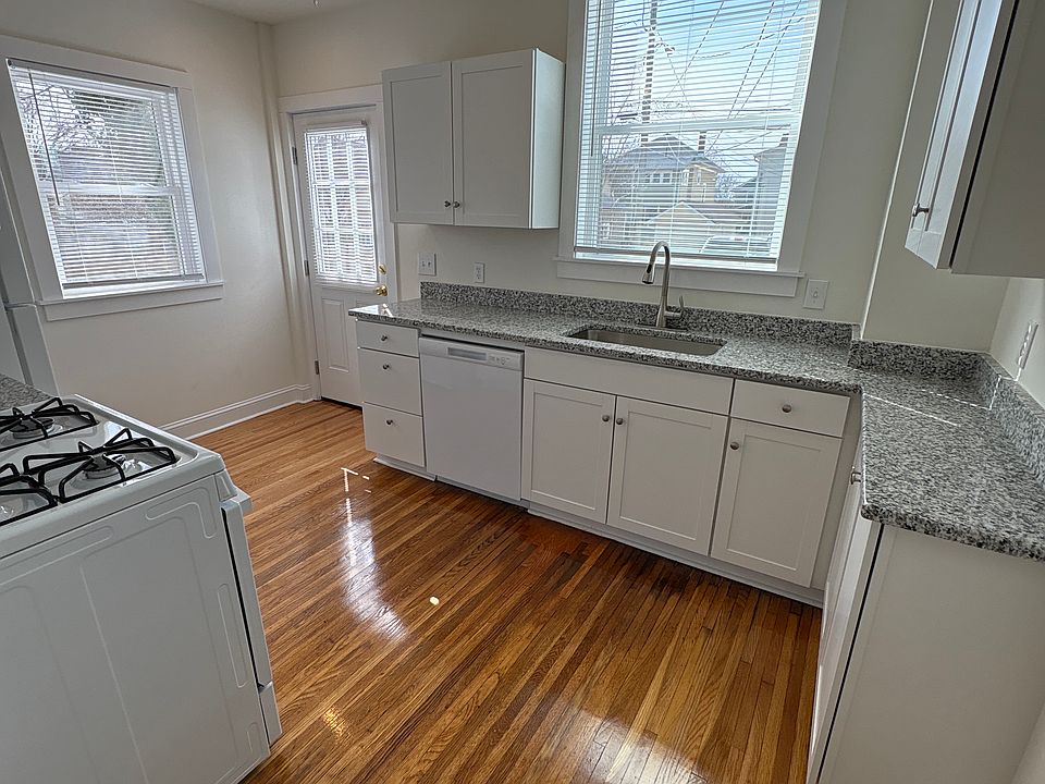 1st image of 2677 Indianola Ave