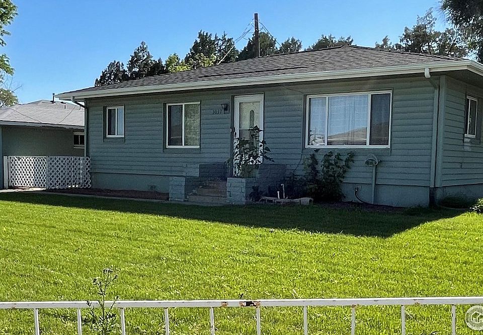 1st image of 3037 Lakeside Dr