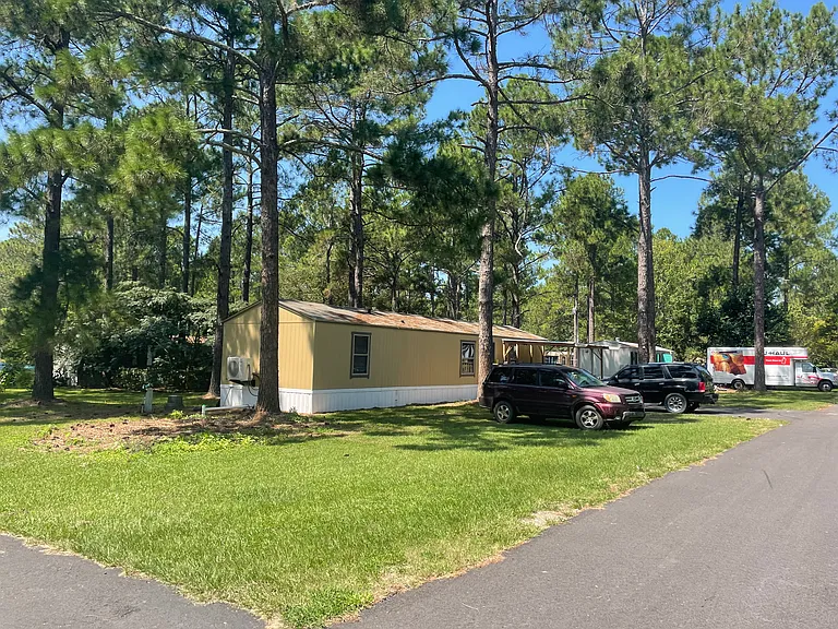 Pine Hill MHC — Photo 7