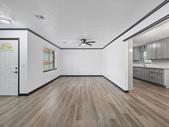 5th image of 4908 N Warren Ave