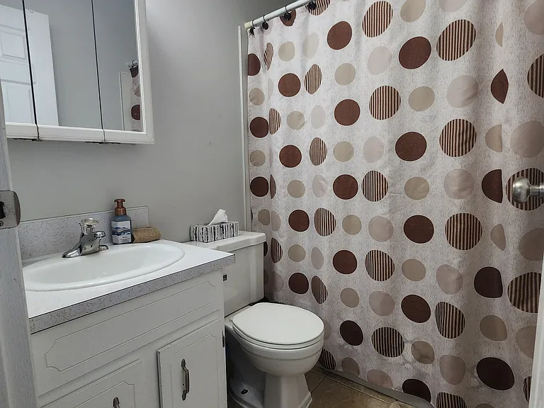4752 55th St #4 — Photo 2