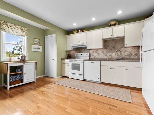 9 Griswold Dr #B, Salem, MA 01970