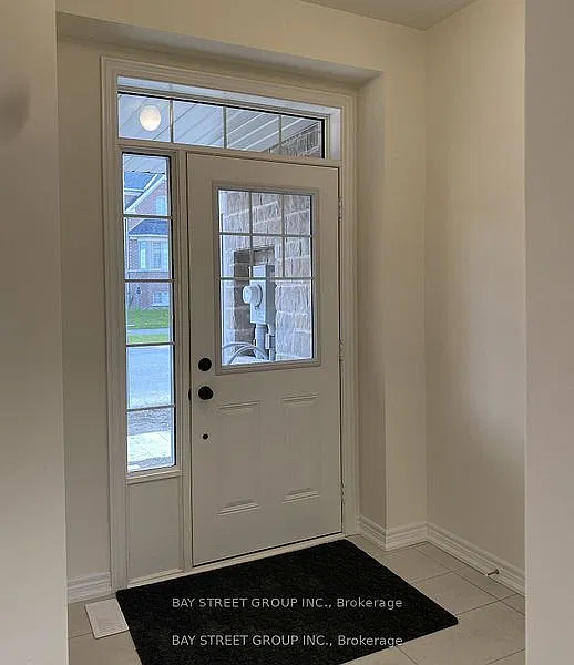 3 bed, $3,200 — Photo 2