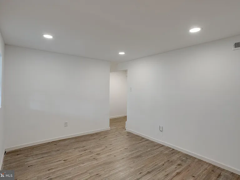 101 Bayberry Ct — Photo 22