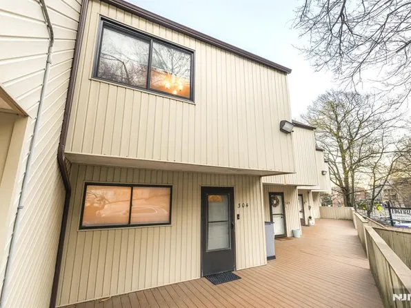 101 Route 5 APT 304, Edgewater, NJ 07020