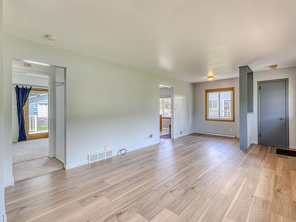 5th image of 2113 Hutchinson Rd