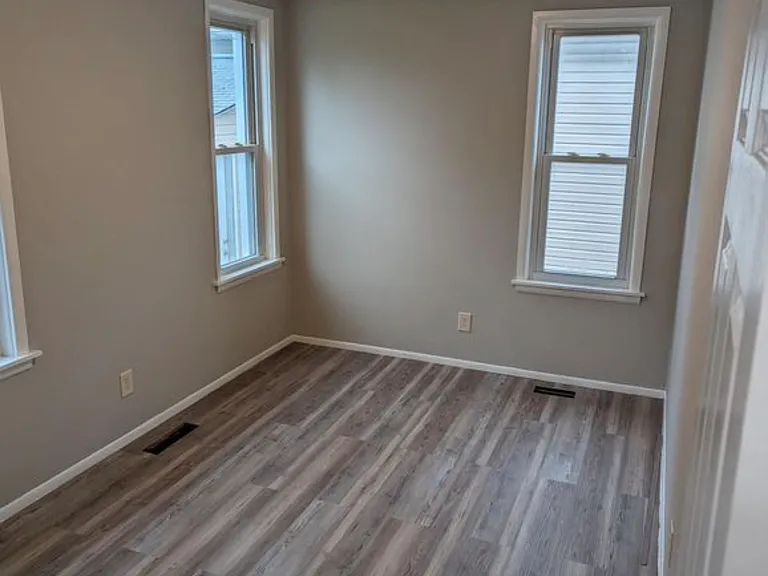 74 Northbound Gratiot Ave #1/2 — Photo 16