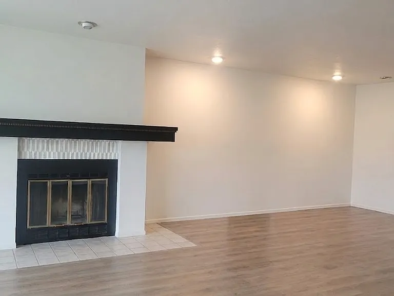 1140 Portland Pl #205 — Photo 4