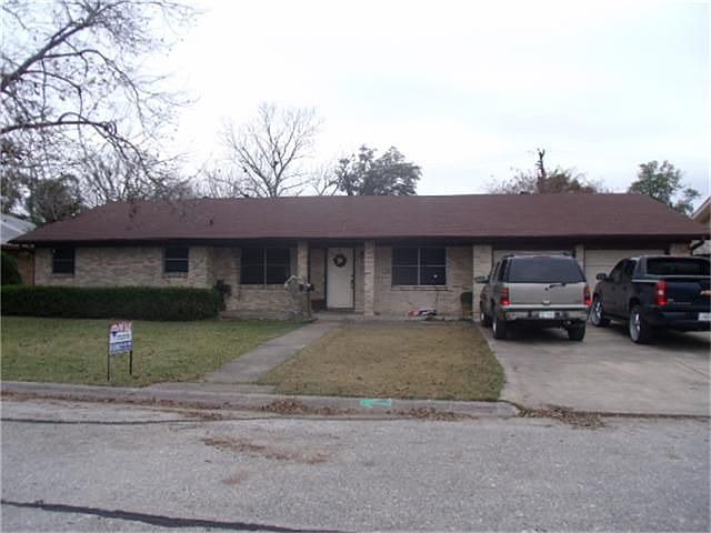 1st image of 805 Elmwood Dr