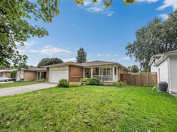 4th image of 598 Black Oak Cres