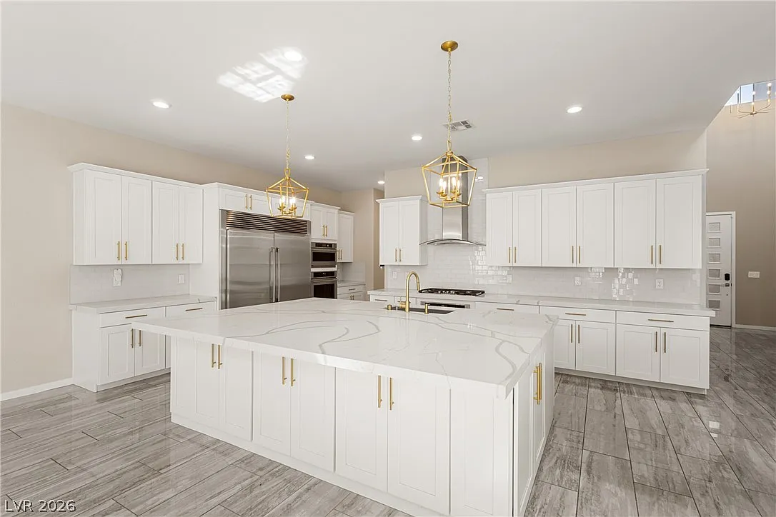 4 bed, 5.0 bath, 3880 sqft, $8,723 — Photo 4