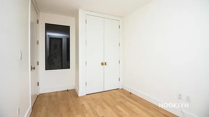 Rented by Nooklyn NYC LLC | media 41