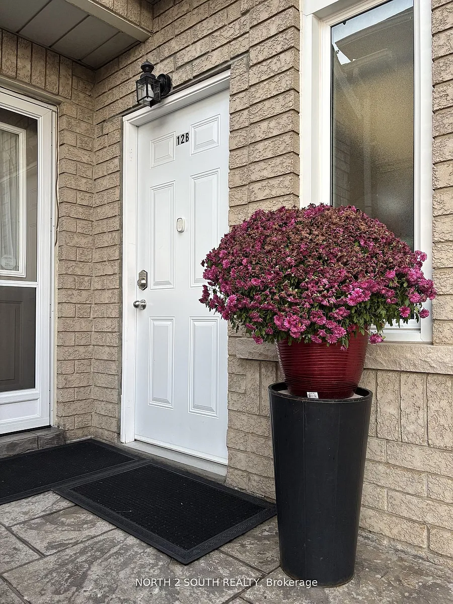 Building Photo - 12 Villandry Cres #BASEMENT