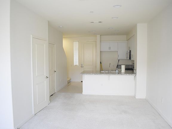 5th image of 16636 Bellflower Blvd